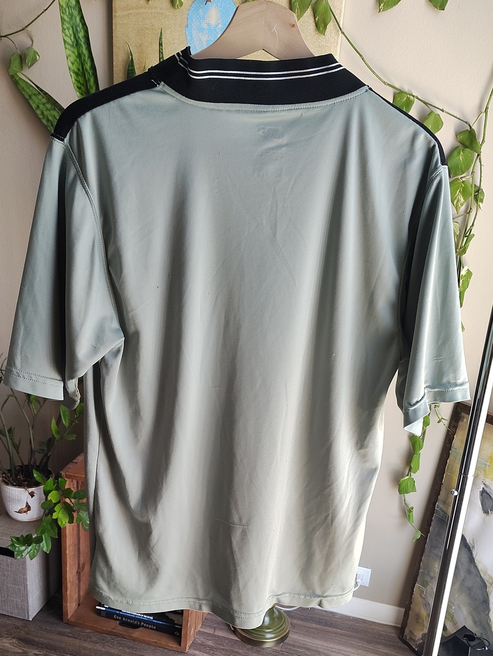 Vintage Nike Men’s Sage Green V-Neck Soccer Shirt - Picture 5 of 5